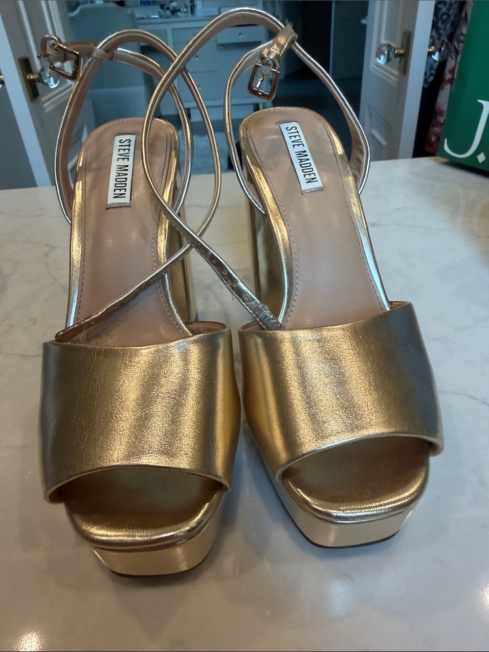 Steve Madden Metallic Gold Platform Block-Heel Sandals 8.5 worn once - Picture 2 of 9